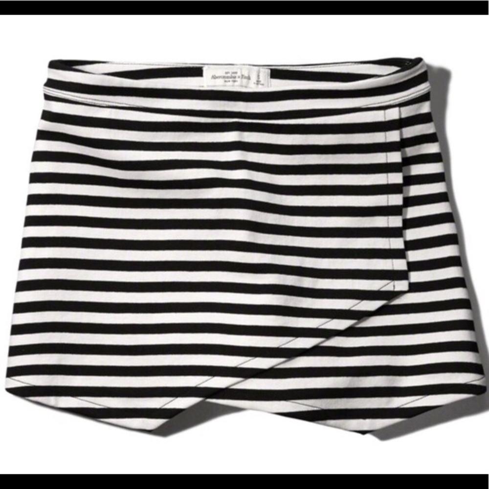 Abercrombie and Fitch skort XS